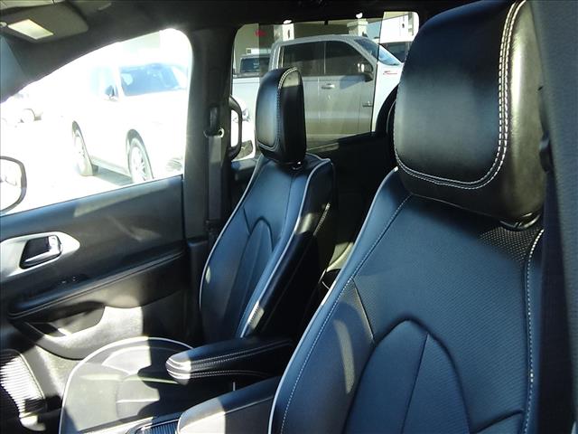 2026 Chrysler Pacifica Limited:C6983
