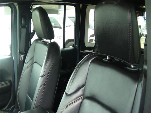2024 Jeep Wrangler Sahara:C6909