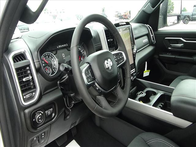 2025 RAM 1500 Big Horn:C7052