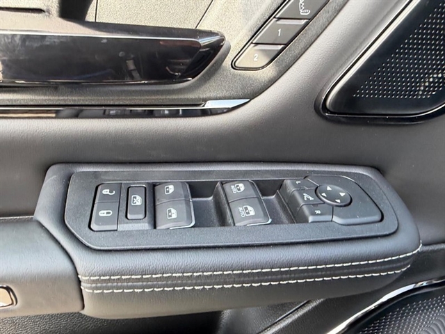 2027 RAM 1500 Limited:27-037