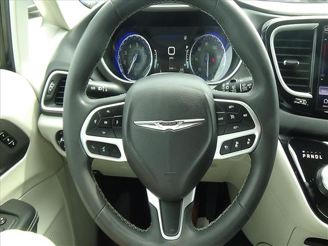 2024 Chrysler Pacifica Touring L:C7068