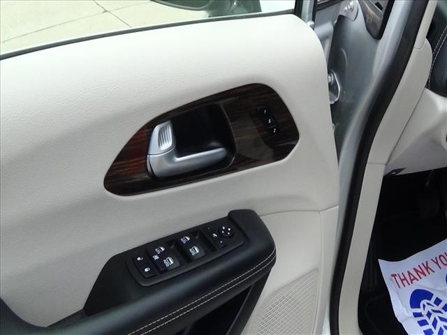 2024 Chrysler Pacifica Limited:C6914