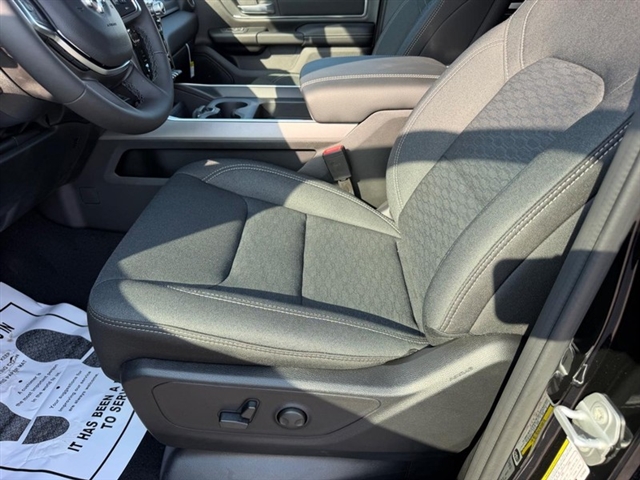 2026 RAM 1500 Big Horn:26-235