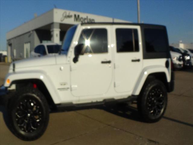 2017 Jeep Wrangler Unlimited Sahara  C6338A