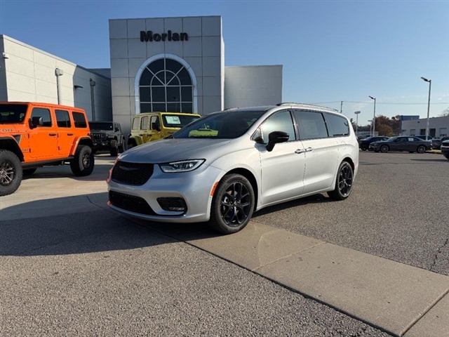 2026 Chrysler Pacifica Select  26-019