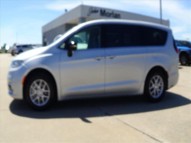 2024 Chrysler Pacifica Touring L  C6854