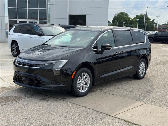 2027 Chrysler Pacifica Select  27-004