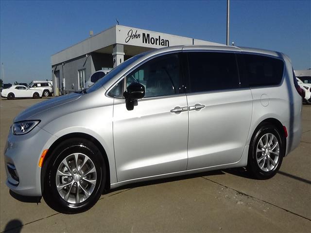 2026 Chrysler Pacifica Limited  C6983