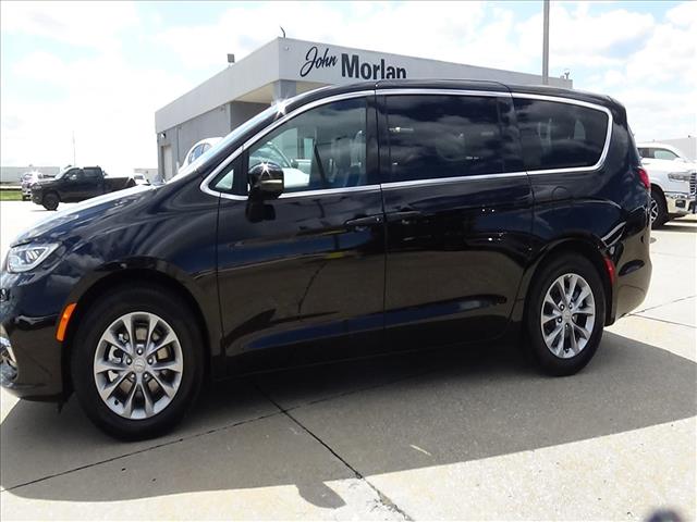 2026 Chrysler Pacifica Limited  C6985