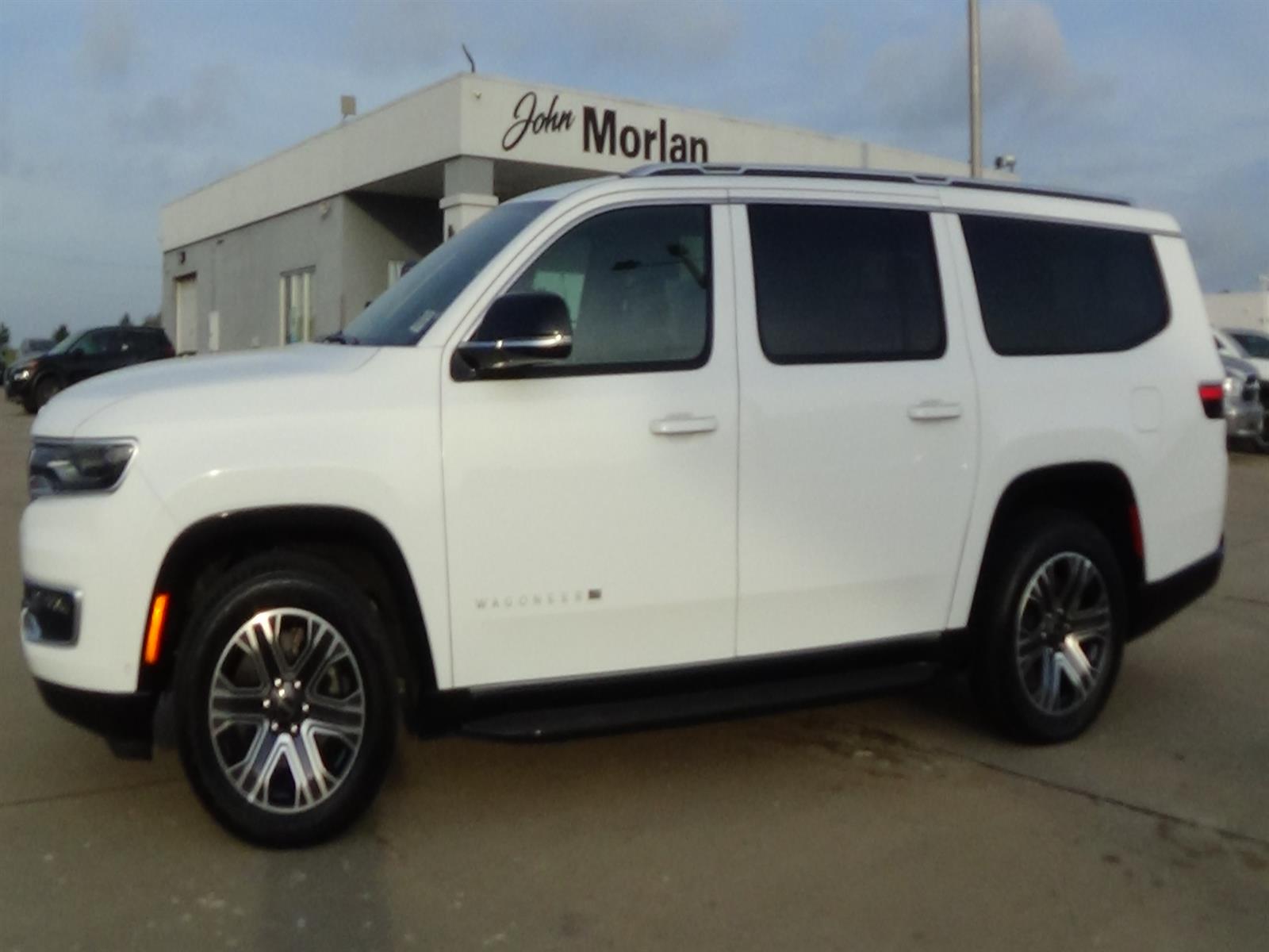 Bright White Clear Coat 2025 Jeep Wagoneer L 4WD SUV / Crossover Four-Wheel Drive 8-Speed Automatic