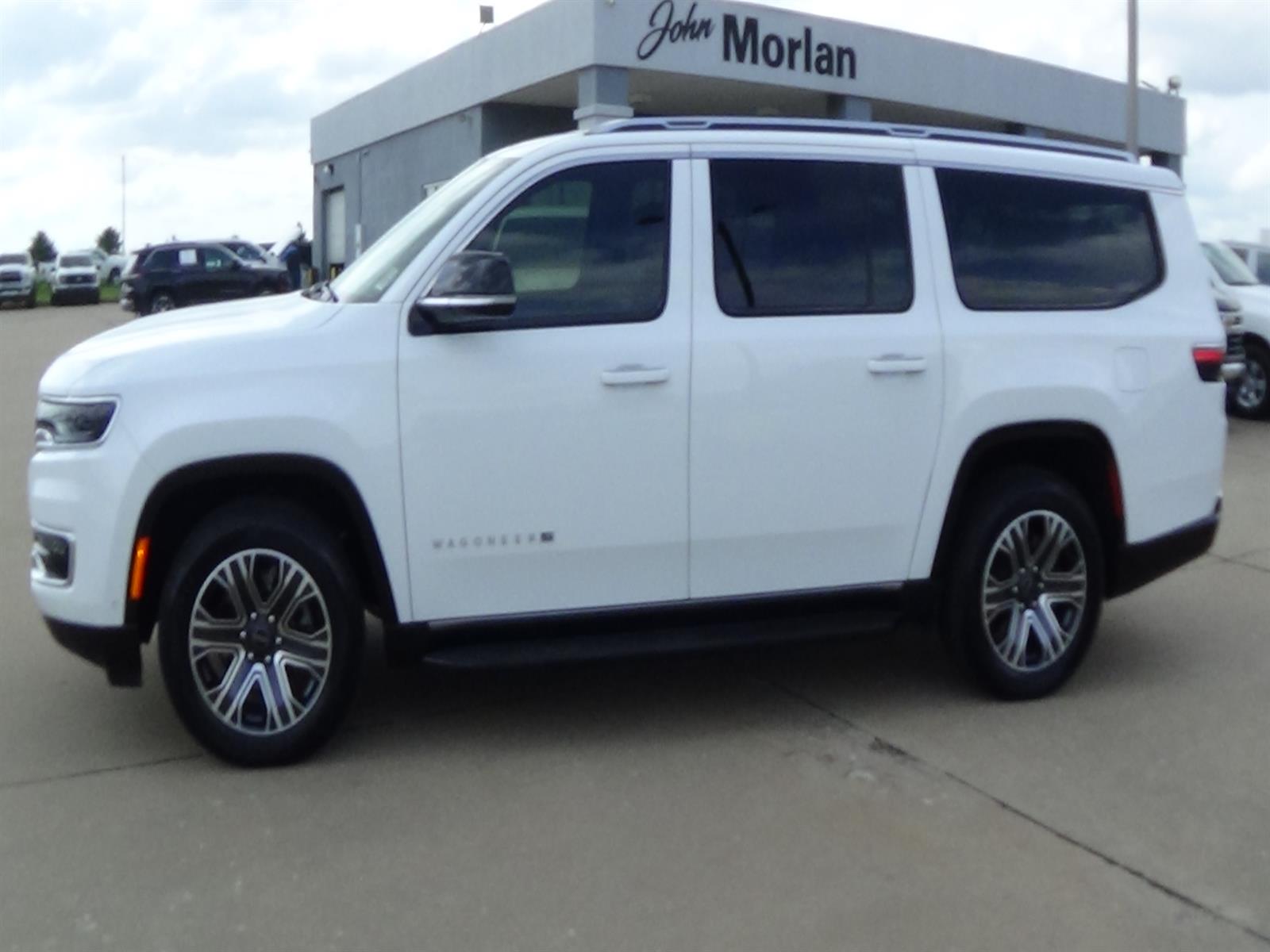 Bright White Clear Coat 2025 Jeep Wagoneer L 4WD SUV / Crossover Four-Wheel Drive 8-Speed Automatic