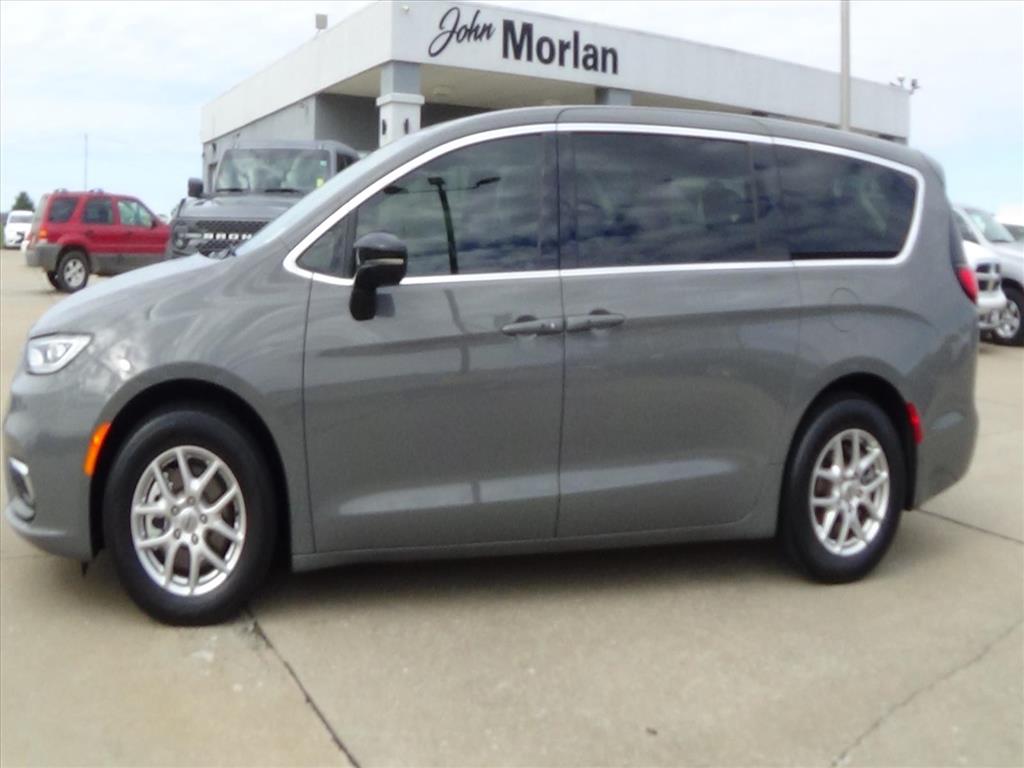 2025 Chrysler Pacifica Select FWD