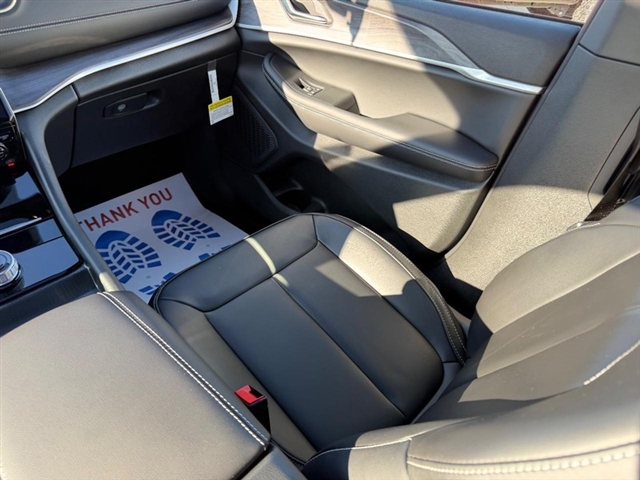 2025 Jeep Grand Cherokee L Limited:25-238