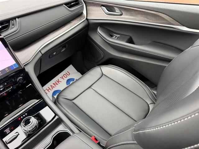 2025 Jeep Grand Cherokee L Limited:25-242