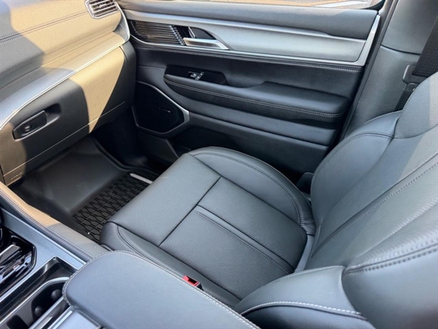 2026 Jeep Grand Wagoneer Upland:26-220