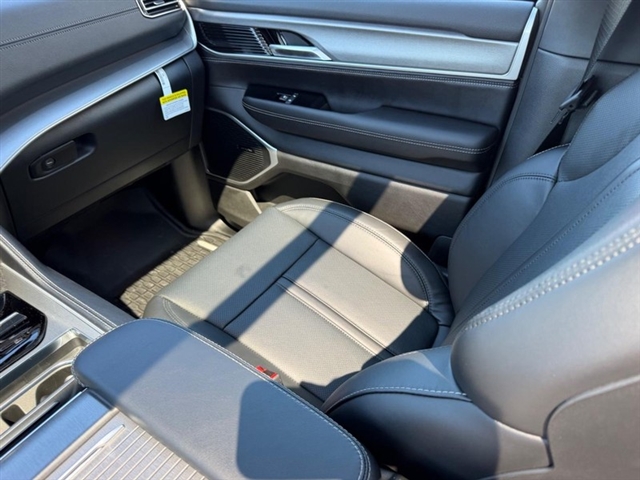 2026 Jeep Grand Wagoneer Upland:26-135