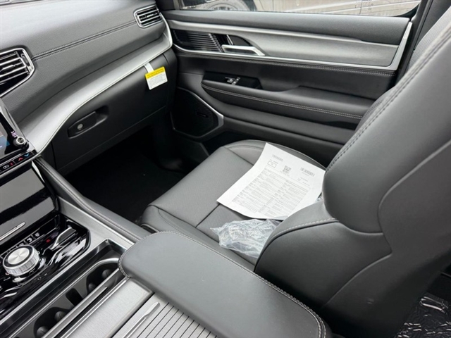 2026 Jeep Grand Wagoneer Upland:26-211