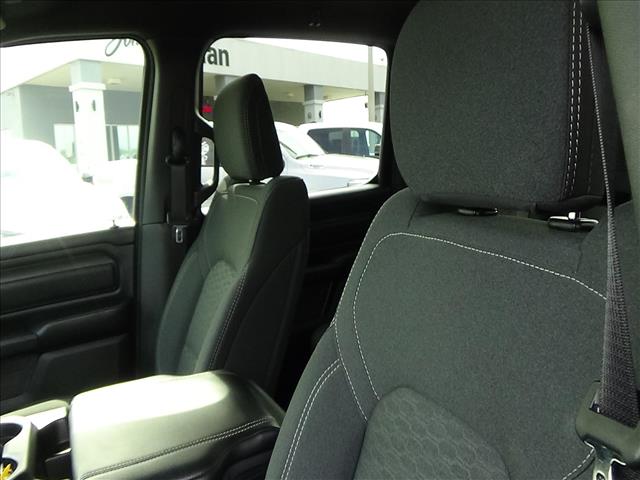 2025 RAM 1500 Warlock:C7033
