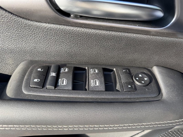 2026 Chrysler Pacifica Select:26-020