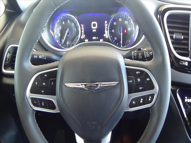 2025 Chrysler Pacifica Select:C6889