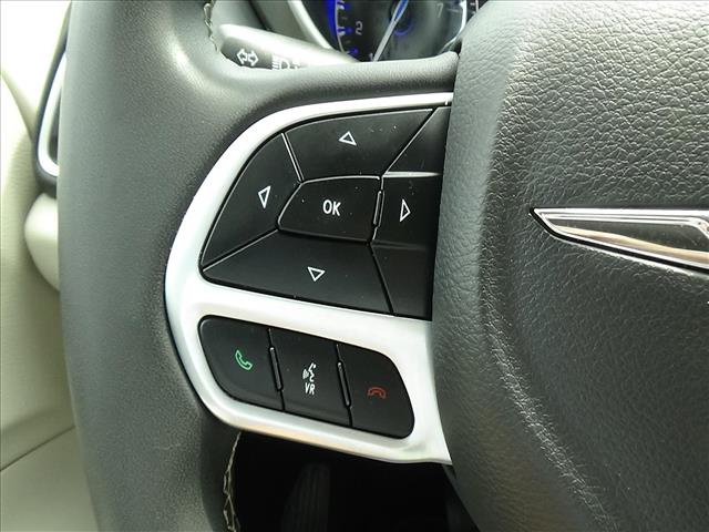 2024 Chrysler Pacifica Touring L:C7068