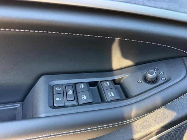 2027 Jeep Grand Cherokee L Limited Reserve:27-043