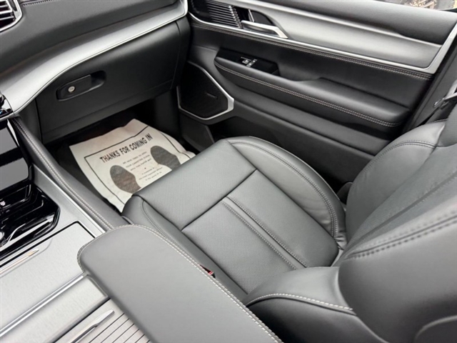 2026 Jeep Grand Wagoneer:26-076