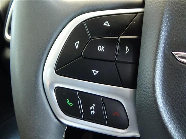 2025 Chrysler Pacifica Select:C6889