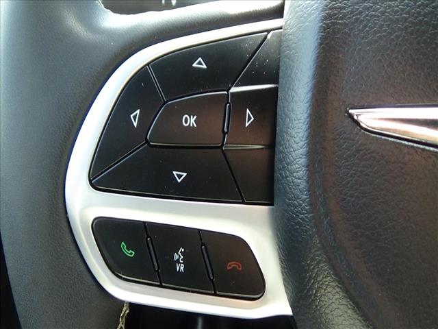 2025 Chrysler Pacifica Select:C6858