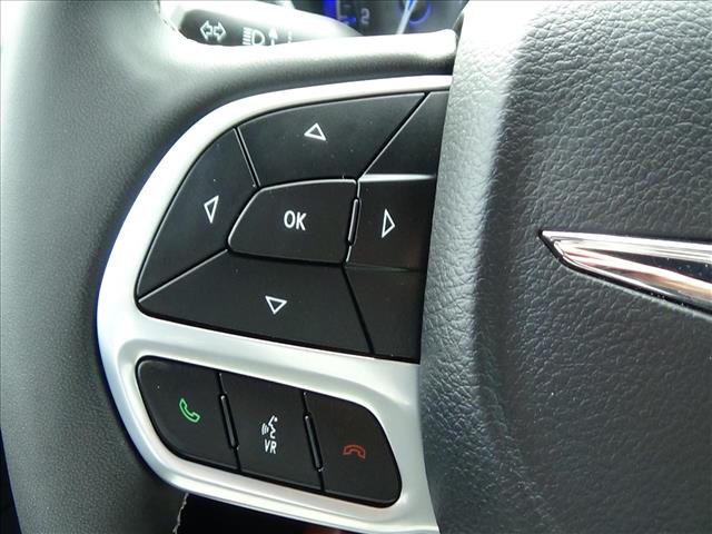 2025 Chrysler Pacifica Select:C6855