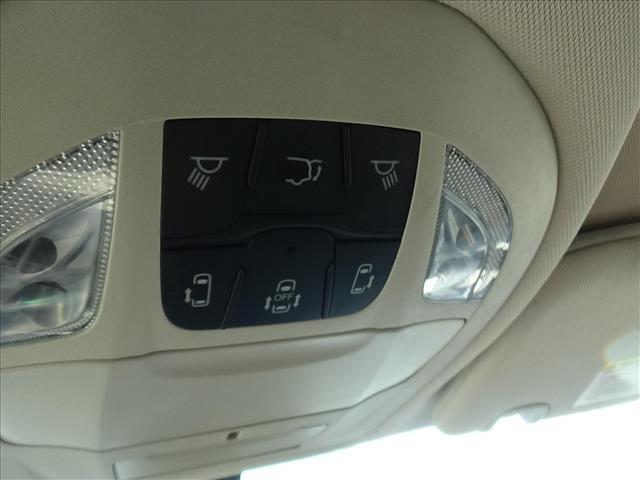 2023 Chrysler Voyager LX:C7138