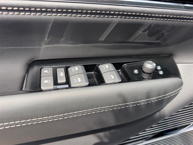 2026 Jeep Grand Wagoneer Summit Obsidian:26-175