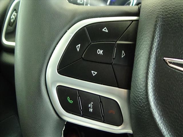 2025 Chrysler Pacifica Select:C6924