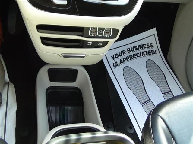 2024 Chrysler Voyager LX:C6451