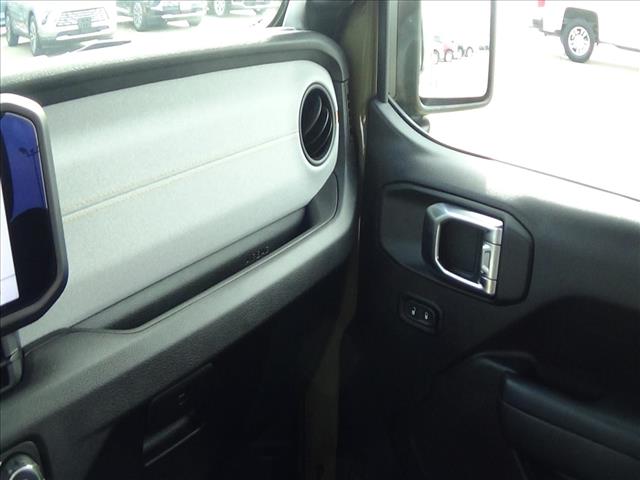 2025 Jeep Wrangler Sport:C6872