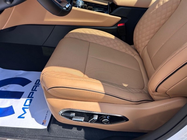 2025 Jeep Grand Cherokee L Summit Reserve