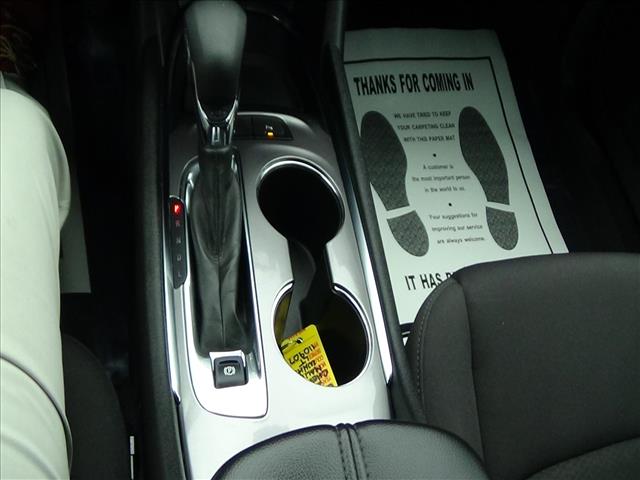 2024 Chevrolet Malibu LT:C6742