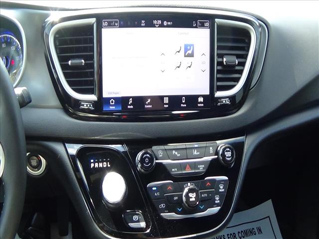 2025 Chrysler Pacifica Select:C6858