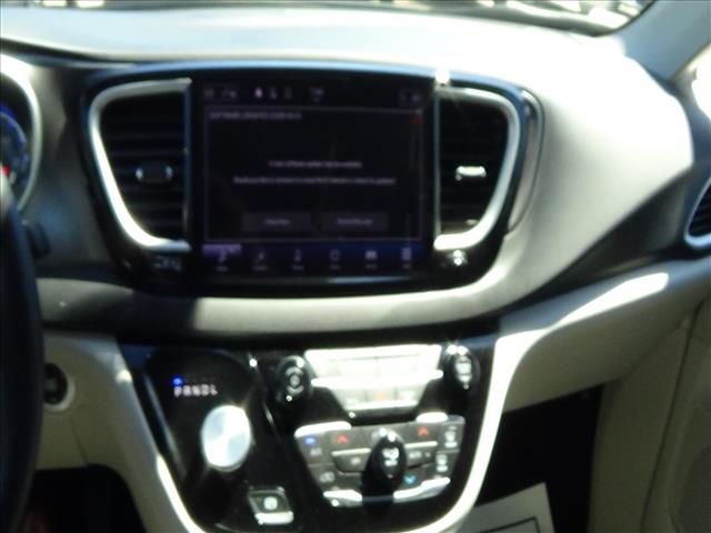 2024 Chrysler Pacifica Touring L:C6854