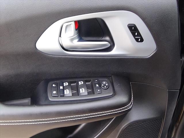 2026 Chrysler Pacifica Limited:C6989