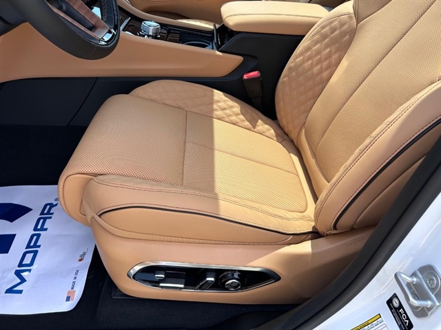 2025 Jeep Grand Cherokee L Summit Reserve