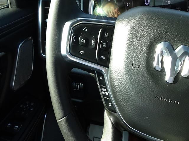 2025 RAM 1500 Laramie:C7070