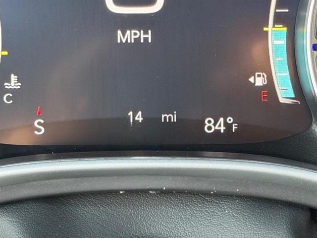 2027 Chrysler Pacifica Select:27-006