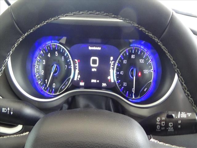 2025 Chrysler Pacifica Select:C6924