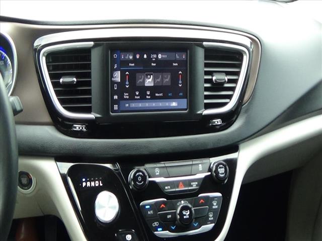 2024 Chrysler Voyager LX