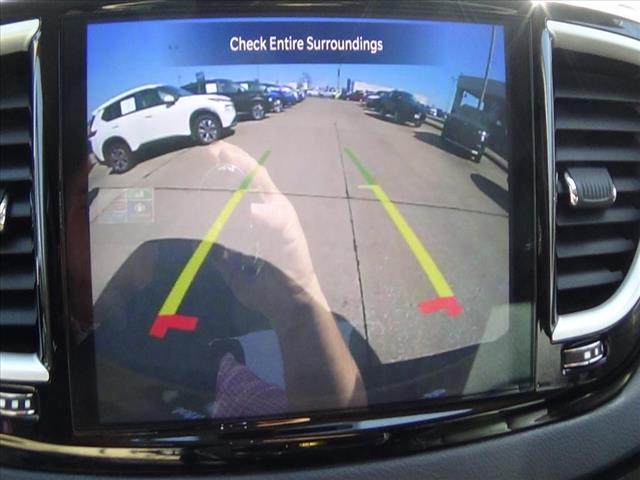 2024 Chrysler Voyager LX:C6451