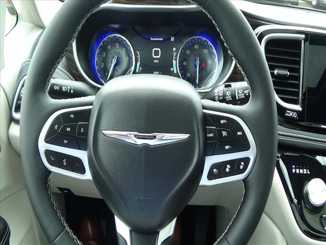 2024 Chrysler Pacifica Limited:C6914