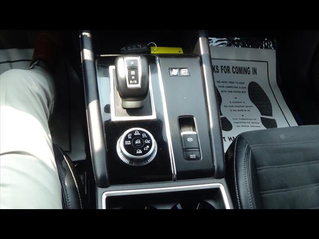 2023 Mitsubishi Outlander PHEV SE