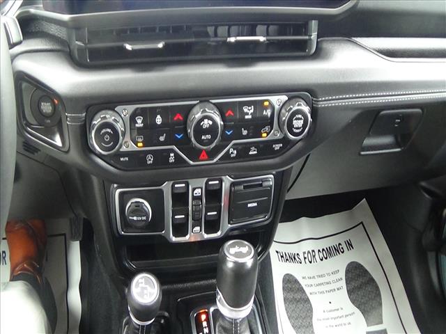 2024 Jeep Wrangler Sahara:C6909