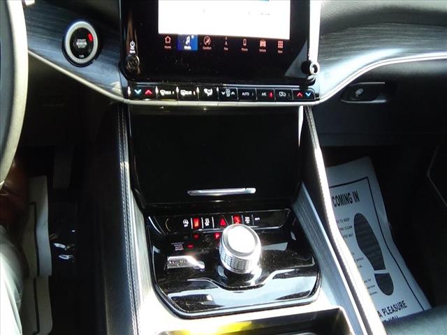 2024 Jeep Wagoneer L Series II:C6538